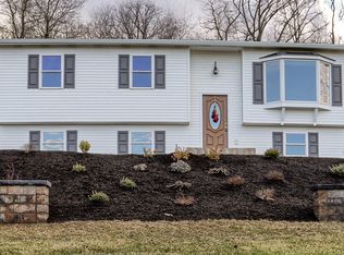 875 Lovers Ln, Lebanon, PA 17046