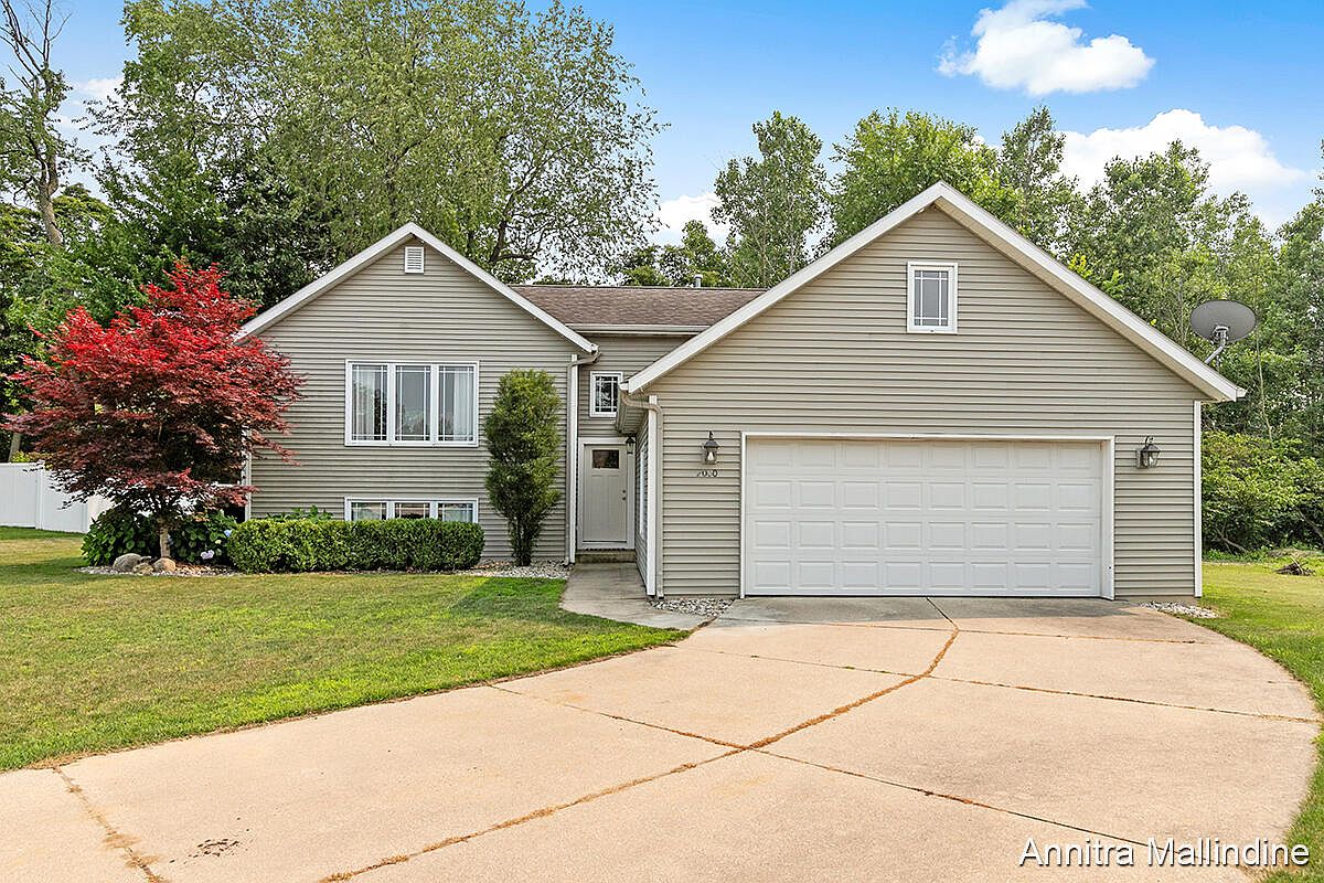 2000 Bennigan Ln, Zeeland, MI 49464 Zillow