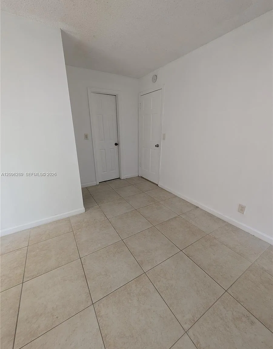 North Lauderdale Village — Photo 2
