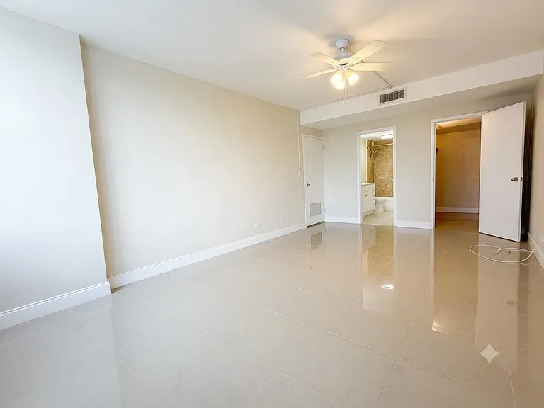 2800 N Flagler Dr #211-1 — Photo 17