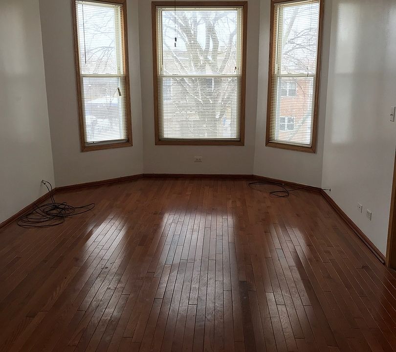 2nd image of 1927 S Ridgeway Ave #B