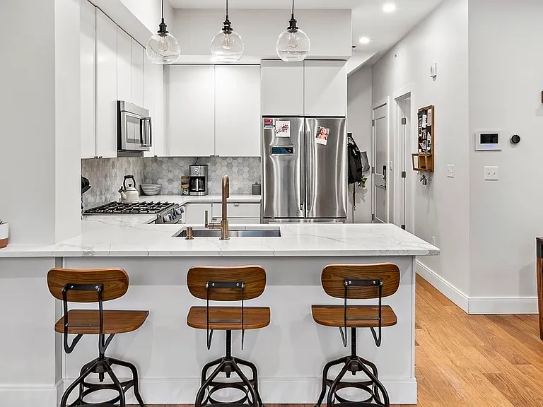 303 Sumner St #3R — Photo 12