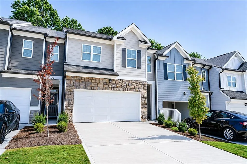 3 bed, 2.5 bath, 1877 sqft, $2,100 — Photo 3