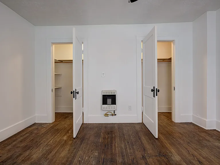 311 S Webster Ave #4 — Photo 16