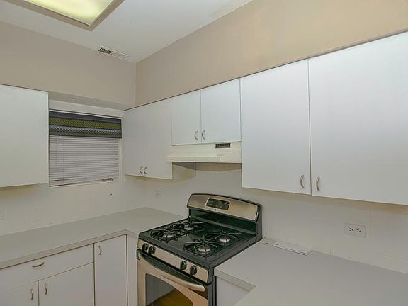 5th image of 3314 N Southport Ave #Th