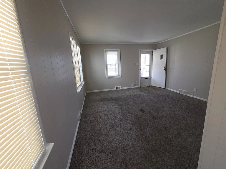 15195 Aubrey — Photo 3