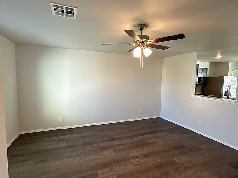 1011 W Fargo Rd — Photo 4