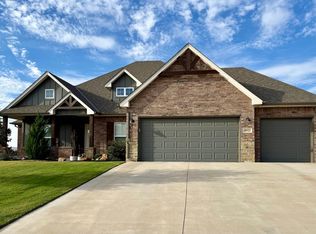 4922 Deerfield Ave, Enid, OK 73703