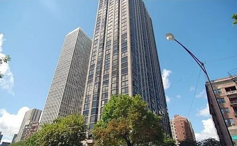 1 bed, 1.0 bath, 808 sqft, $1,634 — Photo 1
