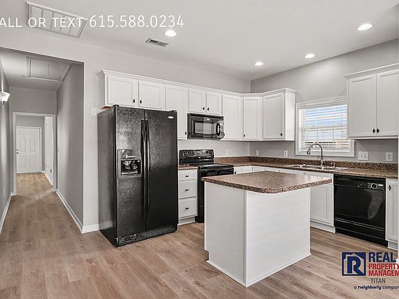 3rd image of 1004 Briggs Ln