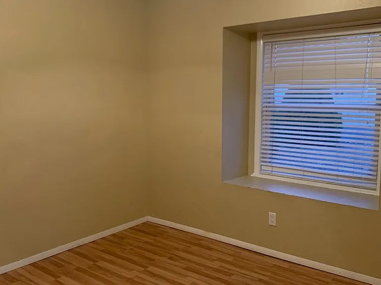 2220 Iris Dr — Photo 6