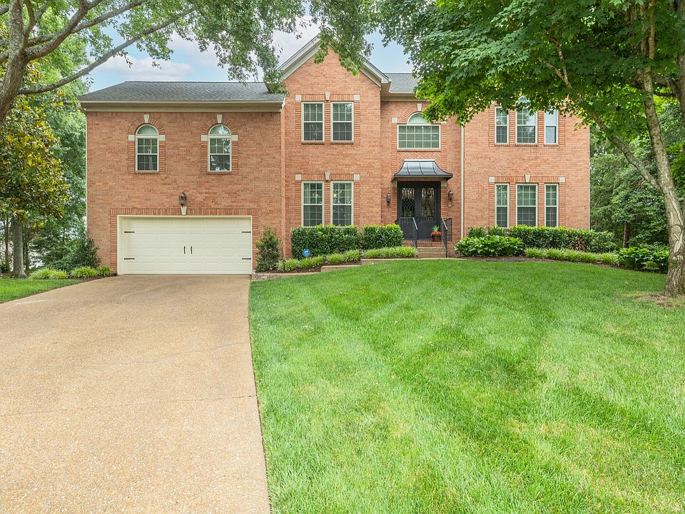 1st image of 785 Glen Oaks Dr