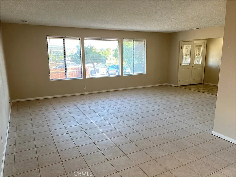 18746 Rock Springs Rd — Photo 3
