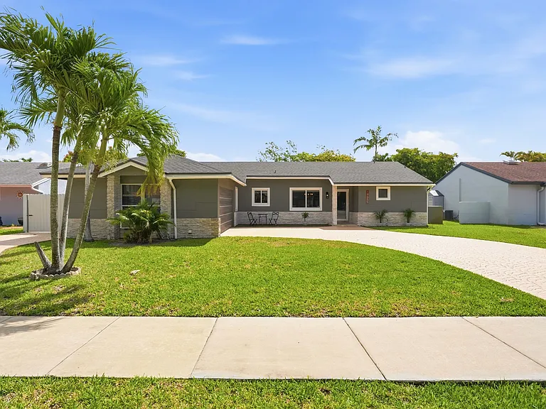 19655 NW 62nd Ct — Photo 2
