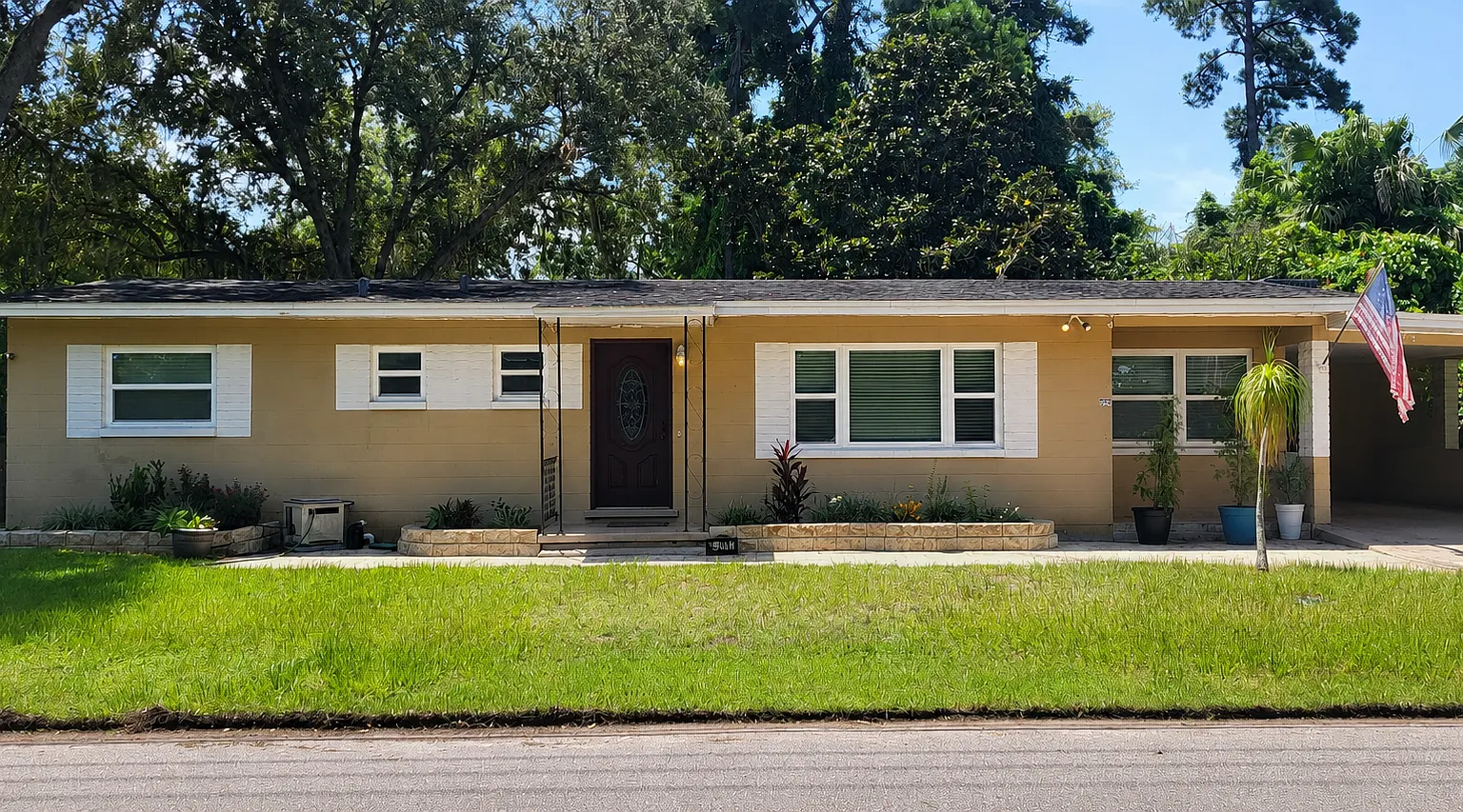 3 bed, 1342 sqft, $2,200 — Photo 1