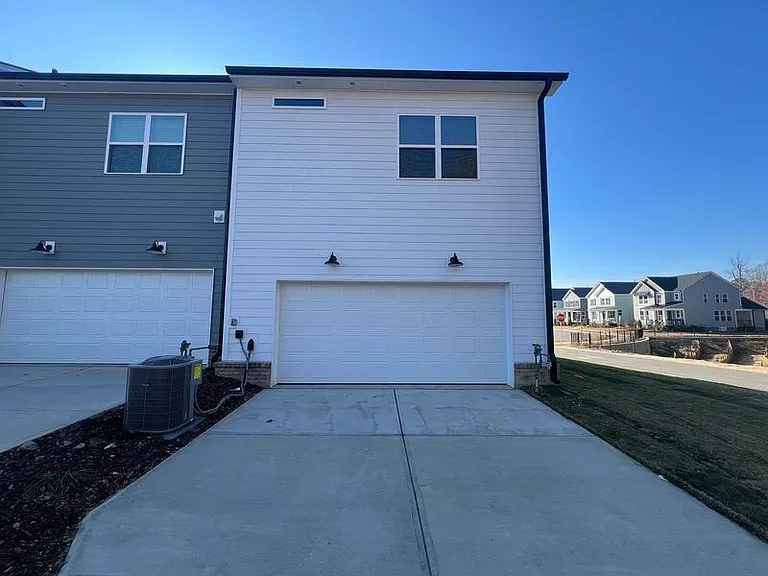 1533 Patchings Ln — Photo 23