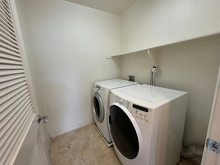 5096 Plaza Promenade — Photo 9