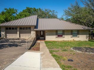 1902 Glen Rd N, Kerrville, TX 78028