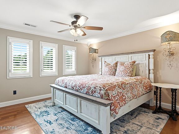 35th image of 401 Gholdston Dr