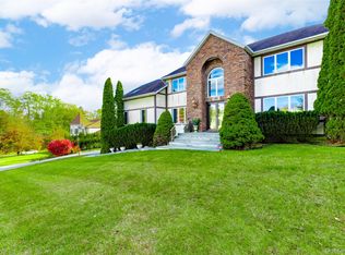 13 Mesa Pl, Nanuet, NY 10954