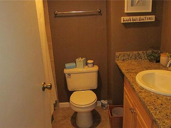 5th image of 880 Mandalay Ave APT S913