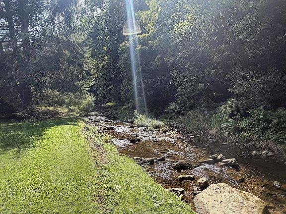 3rd image of 1447 Riverside Dr