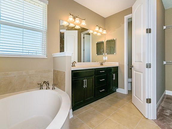 5th image of 3943 Arbor Mill Cir