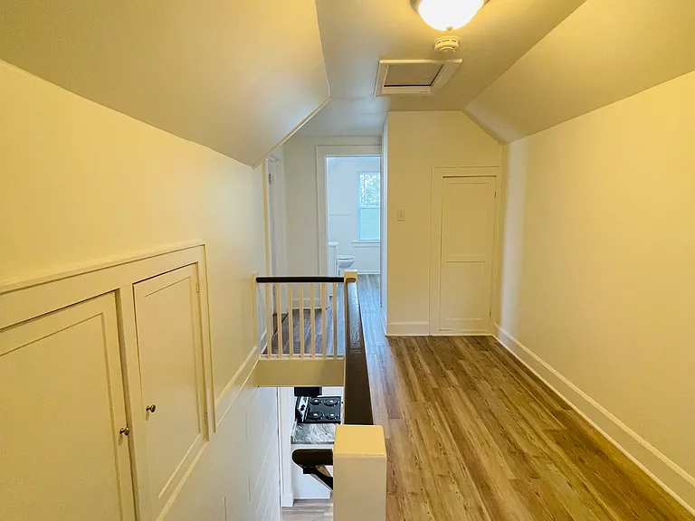 1323 Leonard St NE — Photo 36