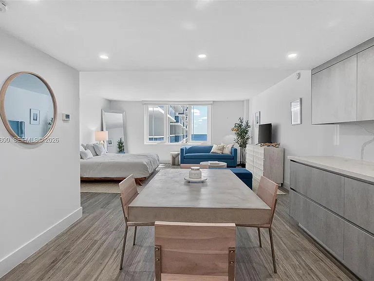 2301 Collins Ave #943 — Photo 27