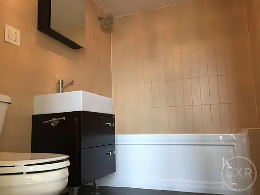 Rented by EXR | media 8