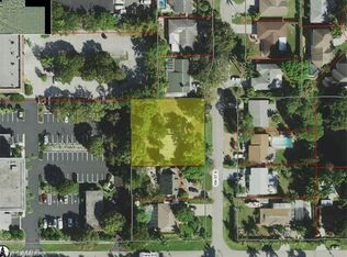 2463 10th St N, Naples, FL 34103