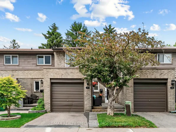 405 Hyacinthe Blvd #7, Mississauga, ON L5A 3N1