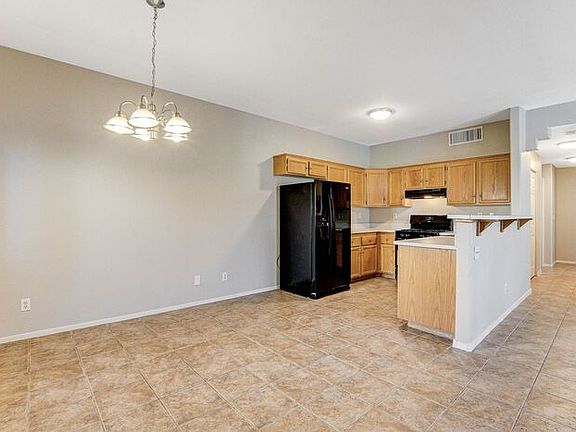 4th image of 2110 Los Feliz St Unit 1020