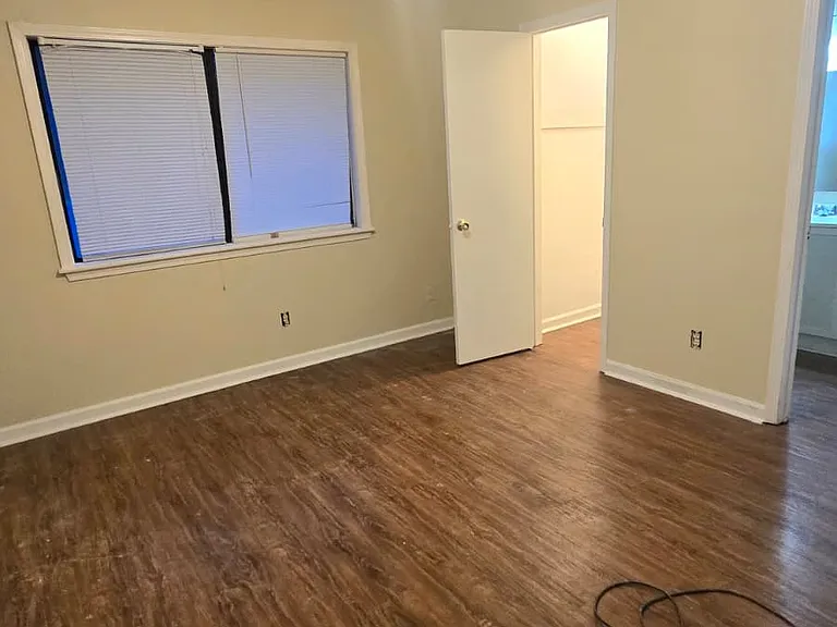 131 Langford Ct — Photo 2