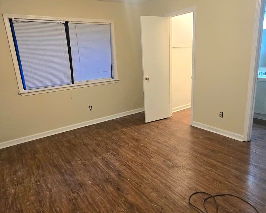 2nd image of 131 Langford Ct