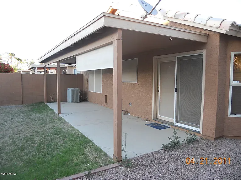 2 bed, 1100 sqft, $1,700 — Photo 3