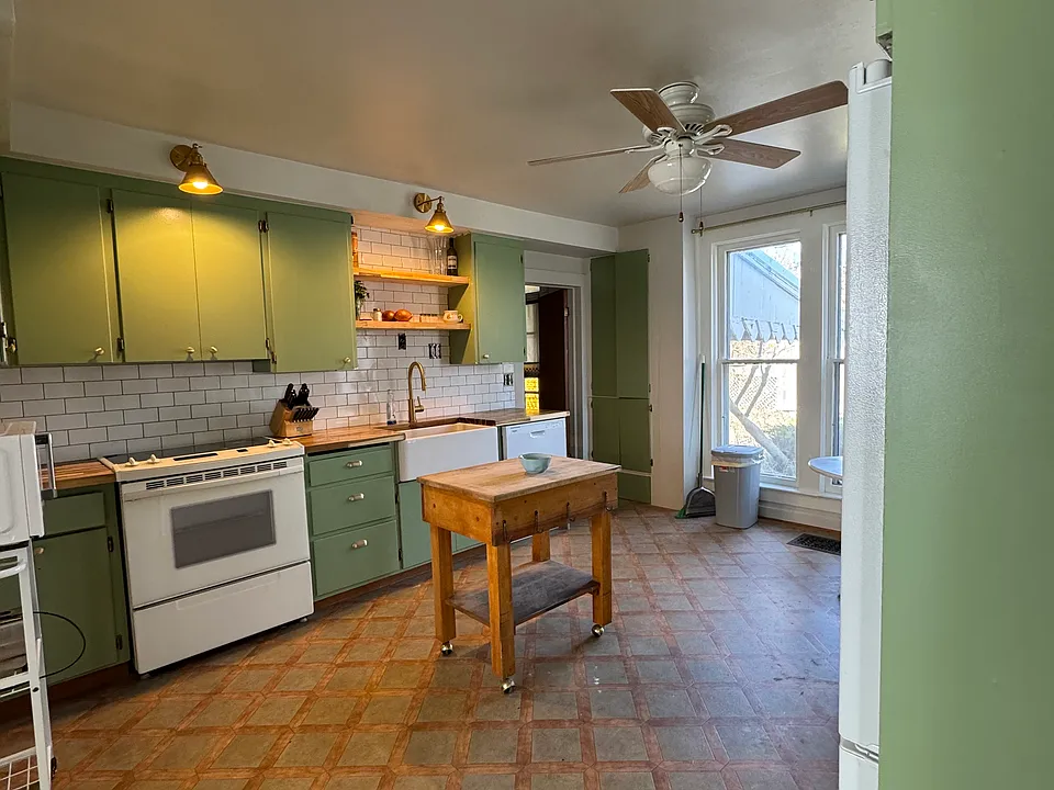 104 2nd St