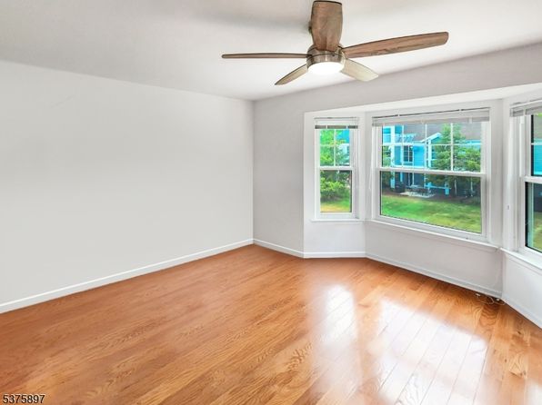 280 Greenfield Rd