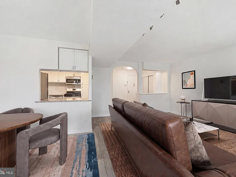5340 Holmes Run Pkwy #704 — Photo 11