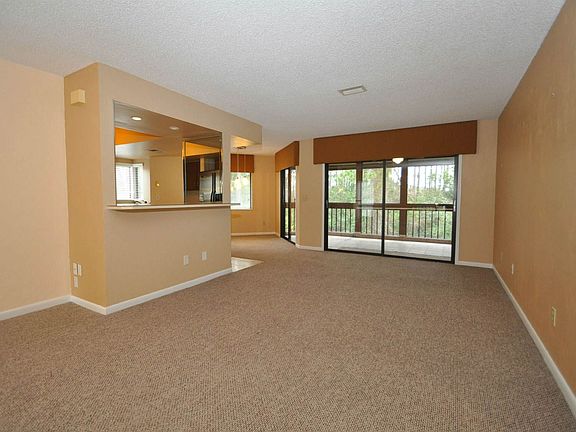 4th image of 32 Hembury Ln