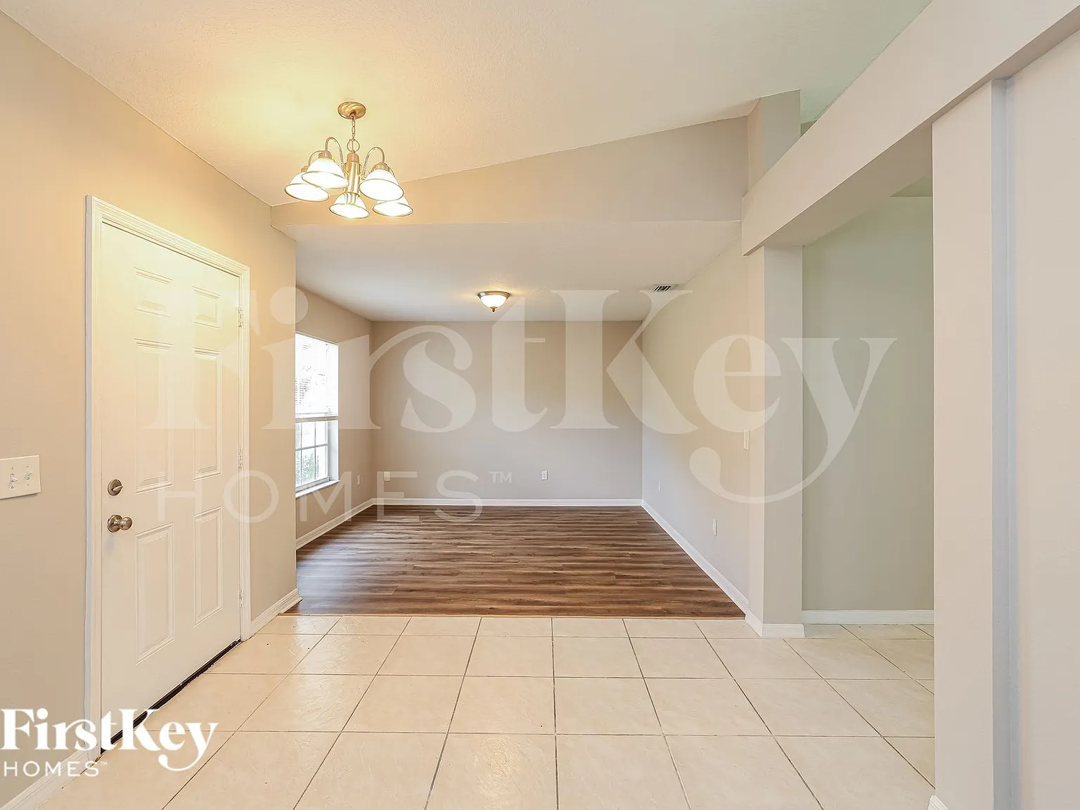 3 bed, 2.0 bath, 2074 sqft, $2,930 — Photo 2