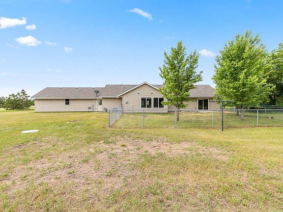 4th image of 1044 Prairiewood Dr SW