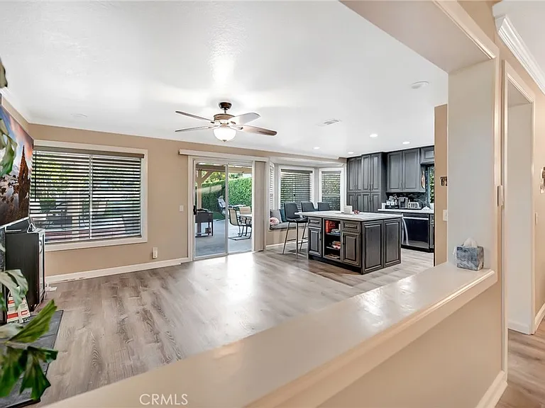 10 Valley Crest Rd — Photo 9