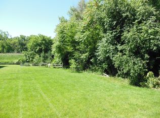 25W369 Foster Ave, Roselle, IL