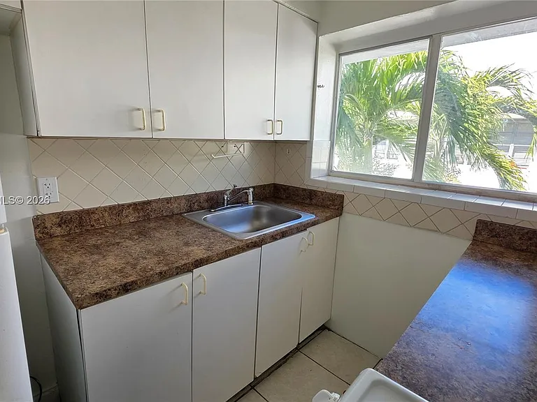 7629 Dickens Ave #7 — Photo 8