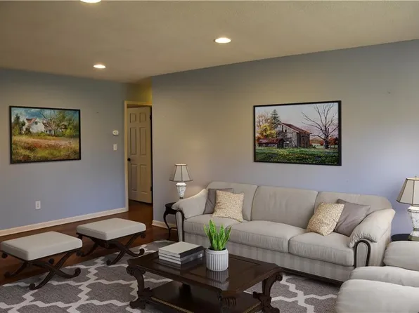 4950 Outlook Rd, Mission, KS 66202