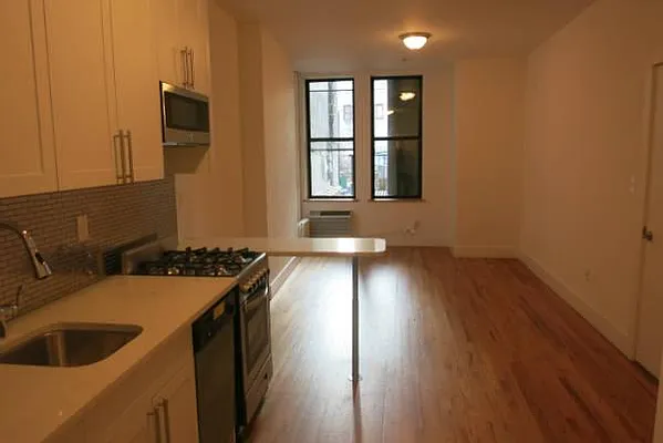 Rented by Manhattan Best Realty, Inc. | media 20