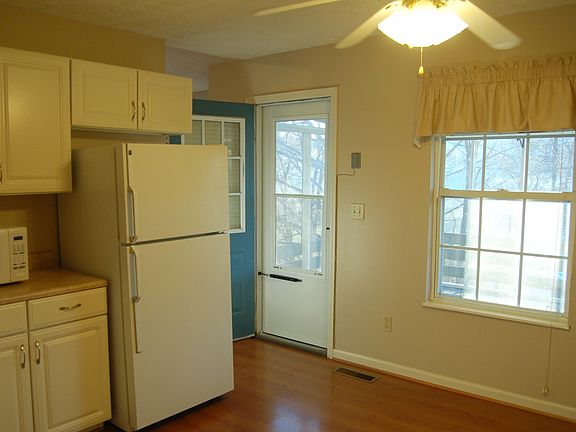 5th image of 4241 Danbury Dr
