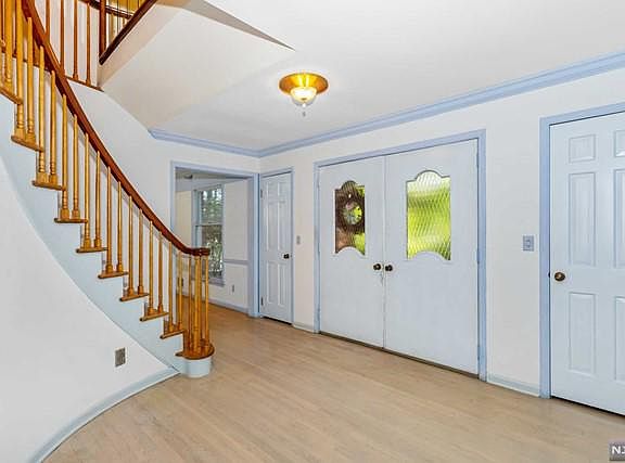 5th image of 8 Wildwood Ct