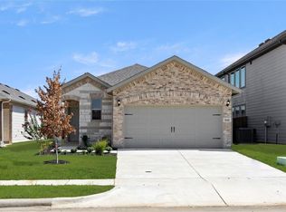 1641 Meadow Crest Dr, Aubrey, TX 76227